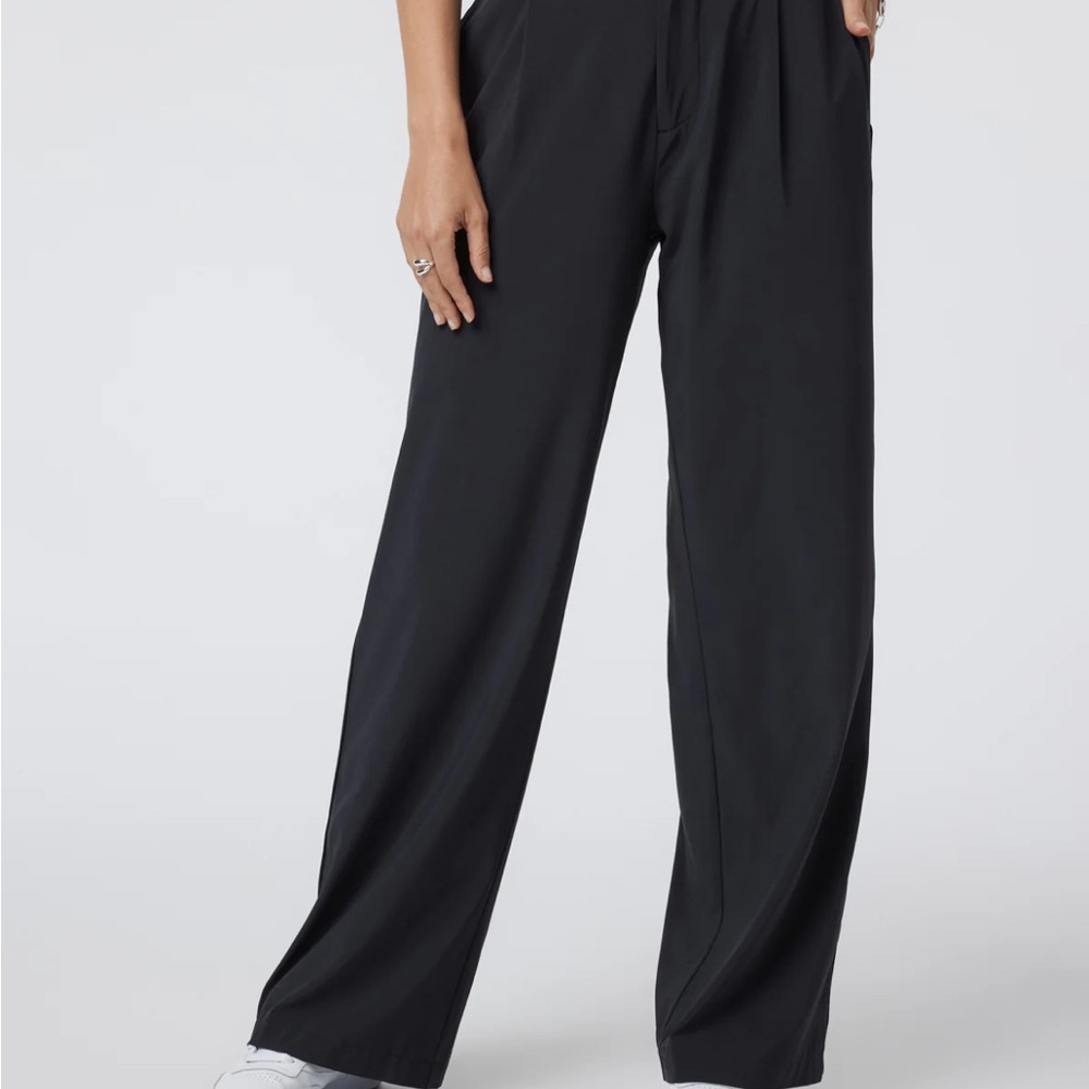 Vuori Villa Trouser in Dark Grey